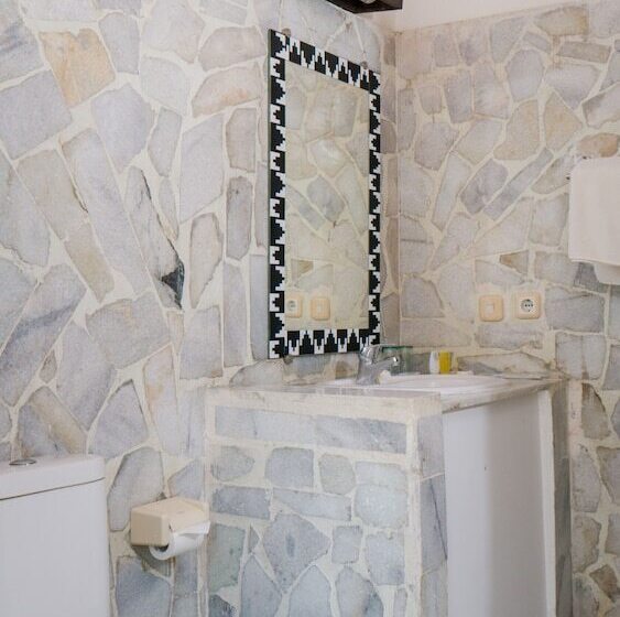 Отель Grand Elty Krakatoa