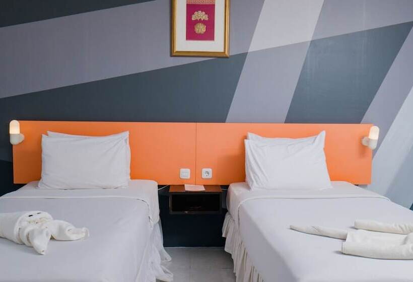 Отель Grand Elty Krakatoa