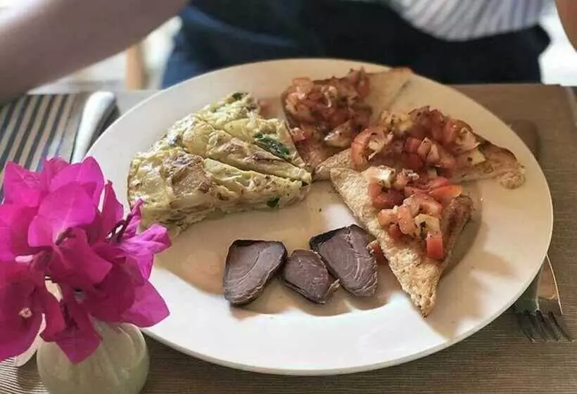 مسافرخانه Coco Villa