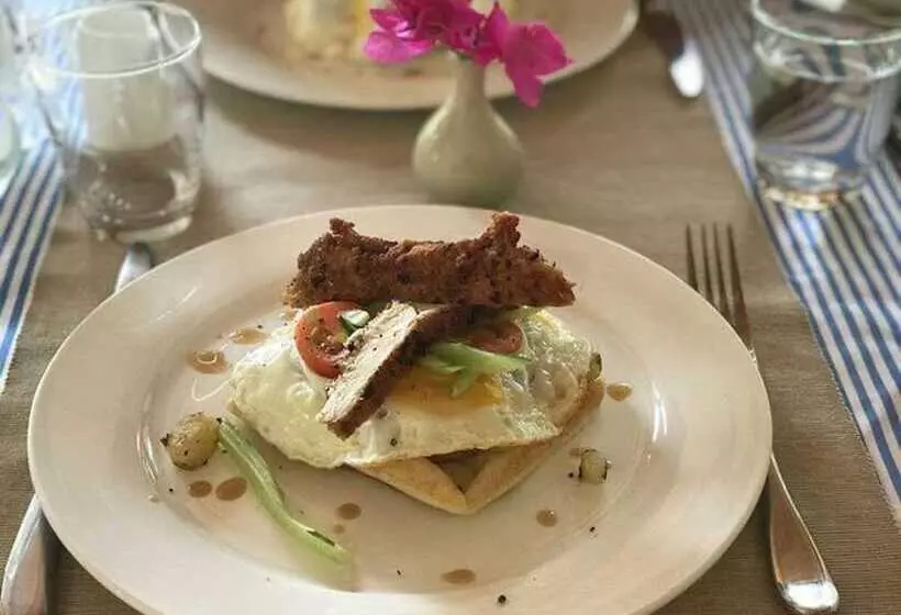 مسافرخانه Coco Villa