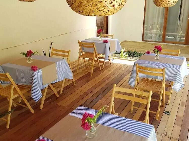 مسافرخانه Coco Villa