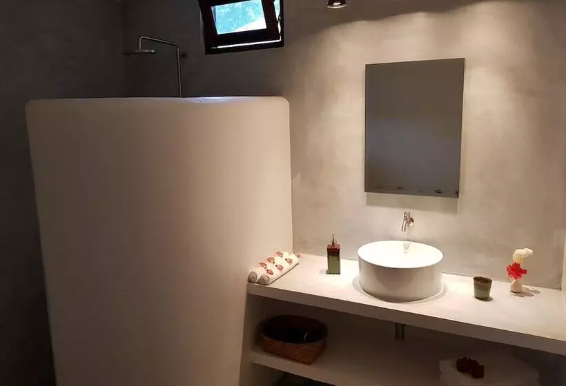 مسافرخانه Coco Villa