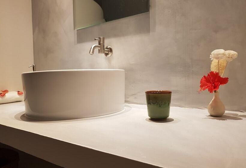 مسافرخانه Coco Villa