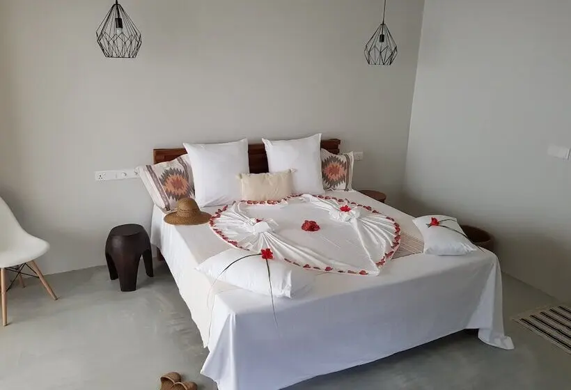 مسافرخانه Coco Villa