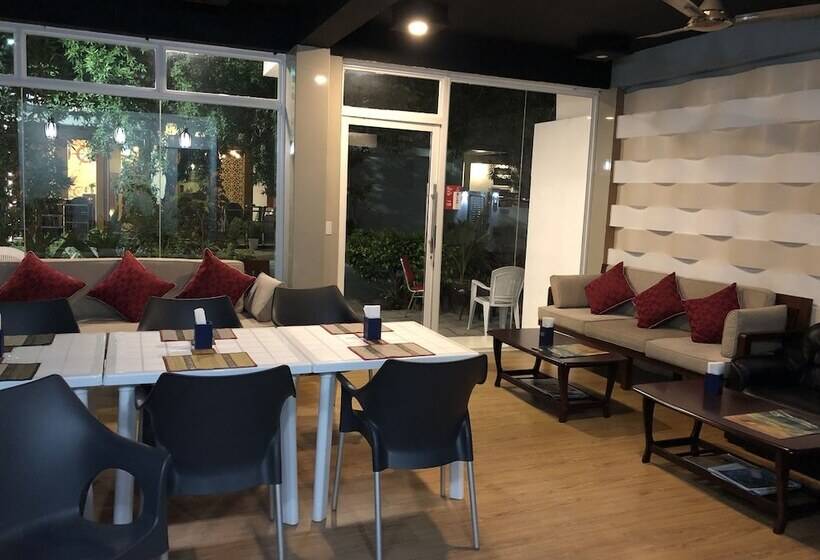 هتل Beach Arena Inn