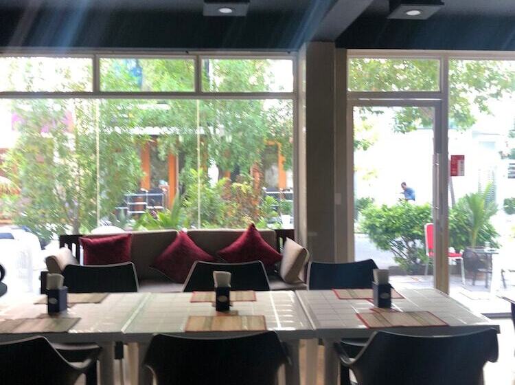 هتل Beach Arena Inn