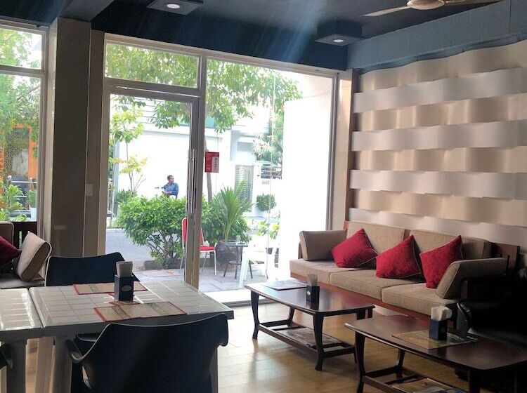 هتل Beach Arena Inn