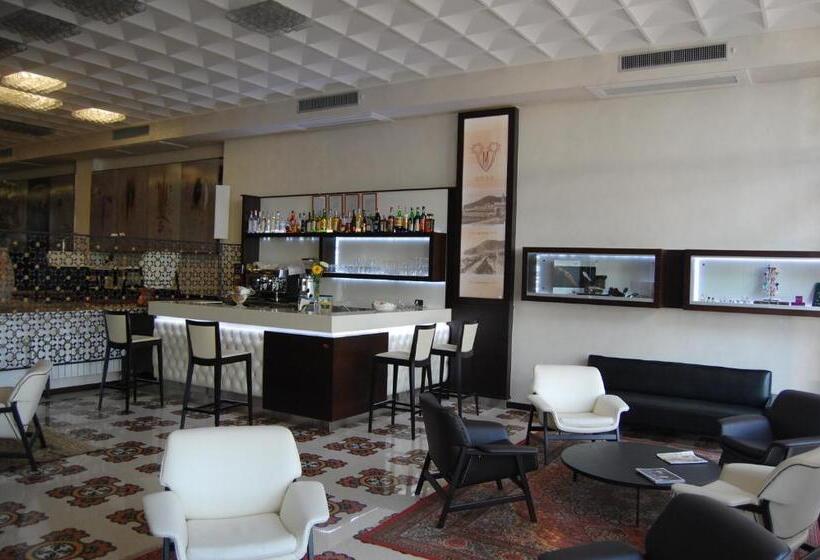 Grand Hotel Moroni