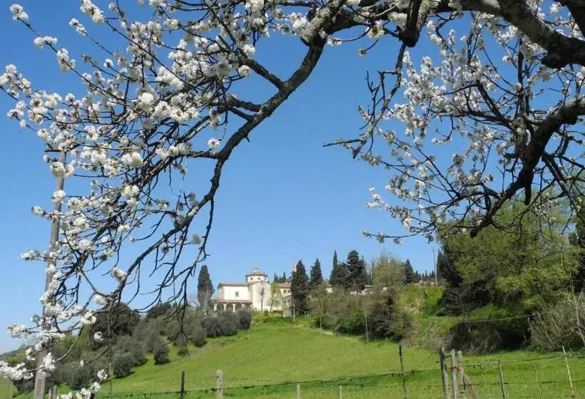 Отель Le Renaie