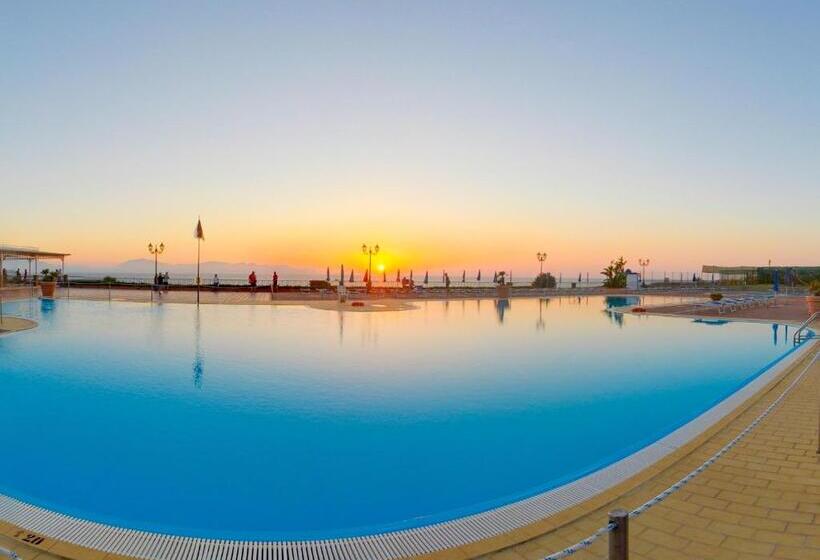 Отель Th Cinisi   Florio Park