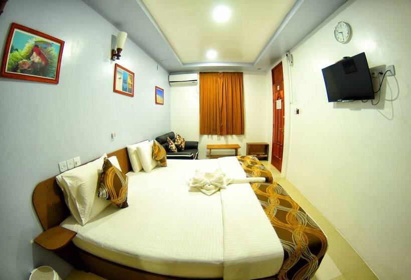 هتل Casadana Thulusdhoo