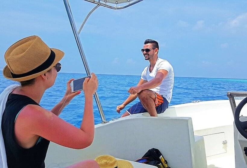 هتل Casadana Thulusdhoo