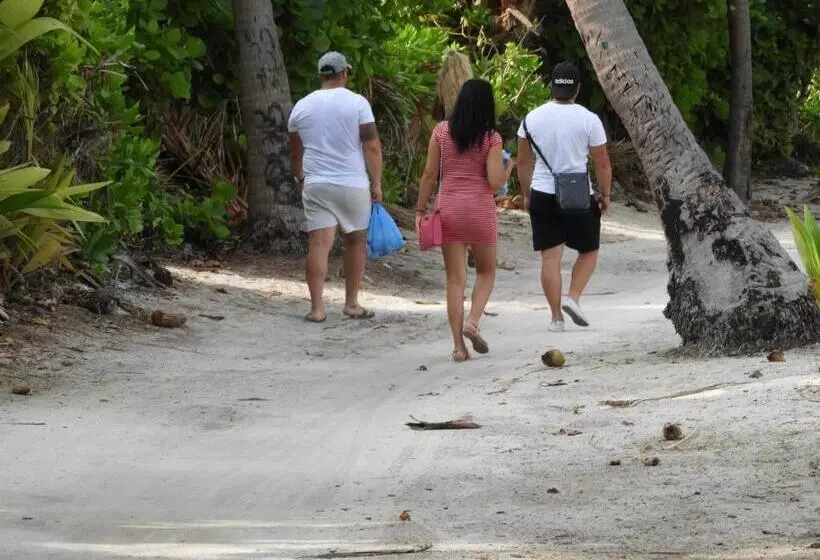 پانسیون Karaa Village