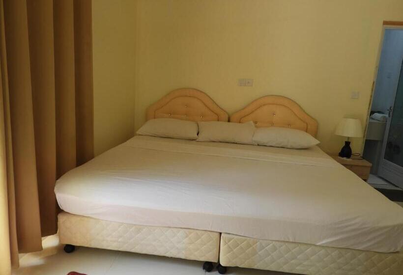 پانسیون Karaa Village