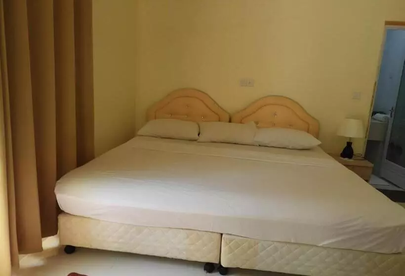 پانسیون Karaa Village