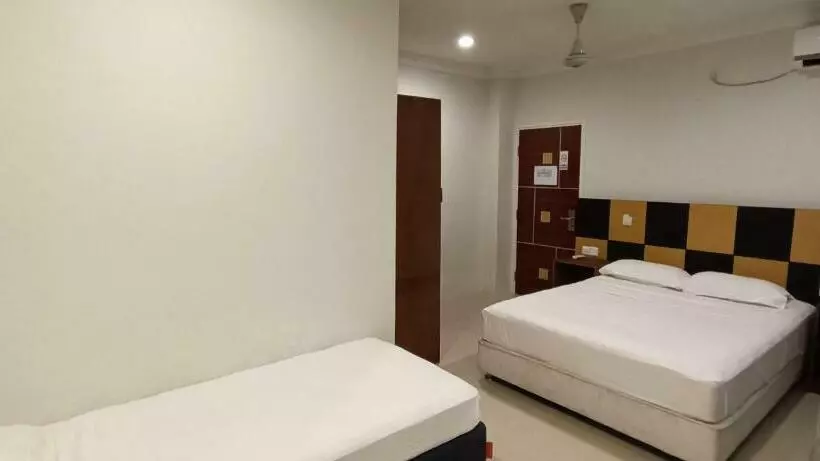 پانسیون Ras Village