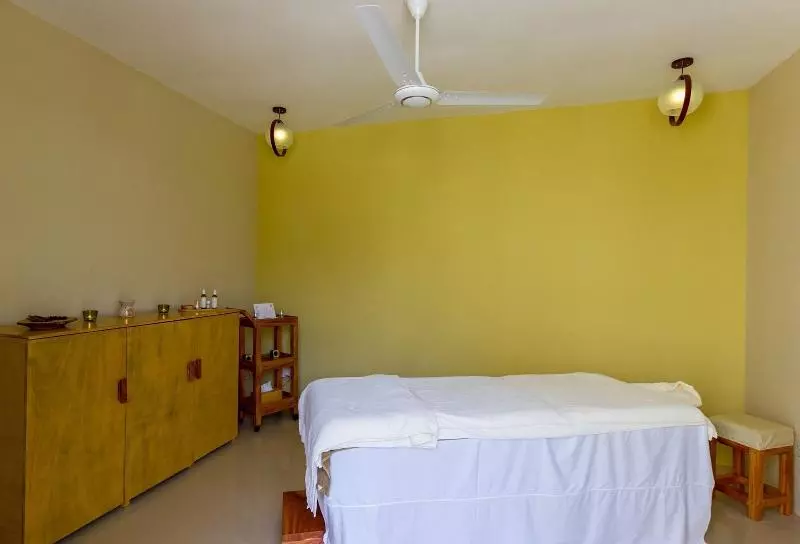 پانسیون Aadan Beach House