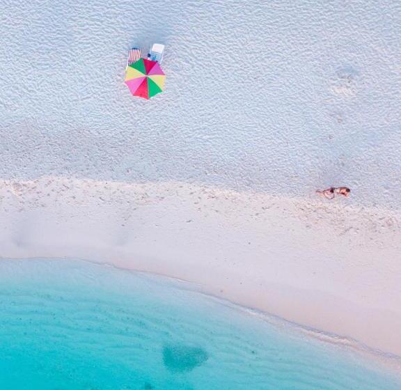 Ukulhas Villa Oceanview Hotel & Spa