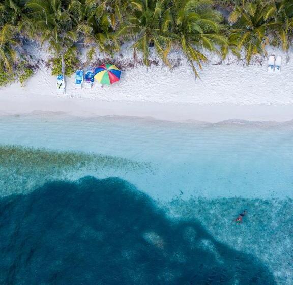 Ukulhas Villa Oceanview Hotel & Spa