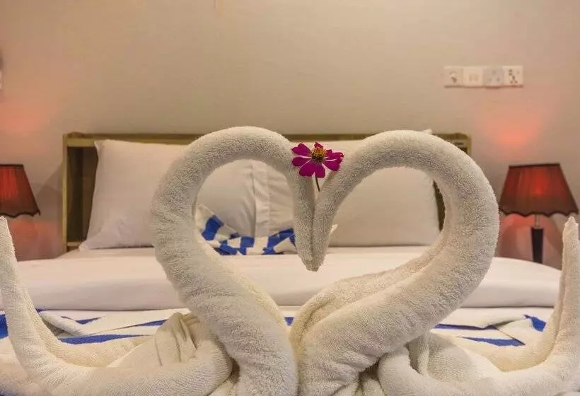 Ukulhas Villa Oceanview Hotel & Spa