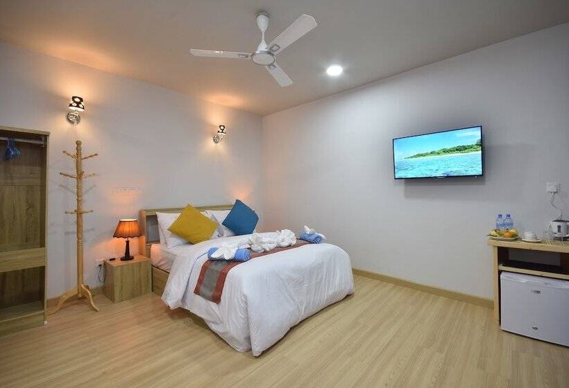 Ukulhas Villa Oceanview Hotel & Spa