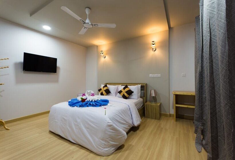 Ukulhas Villa Oceanview Hotel & Spa