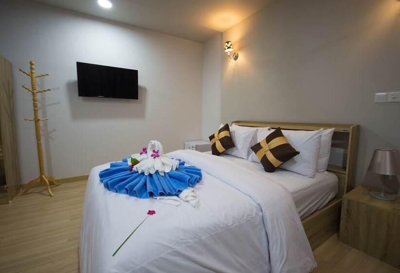 Ukulhas Villa Oceanview Hotel & Spa