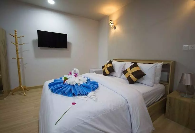 Ukulhas Villa Oceanview Hotel & Spa