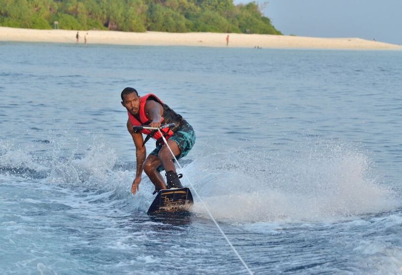 Ukulhas Villa Oceanview Hotel & Spa