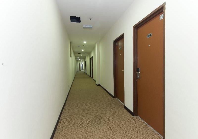 Central Hotel By Oyo Rooms