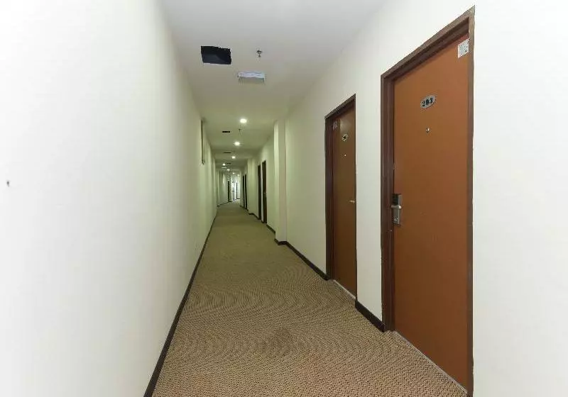 Central Hotel By Oyo Rooms