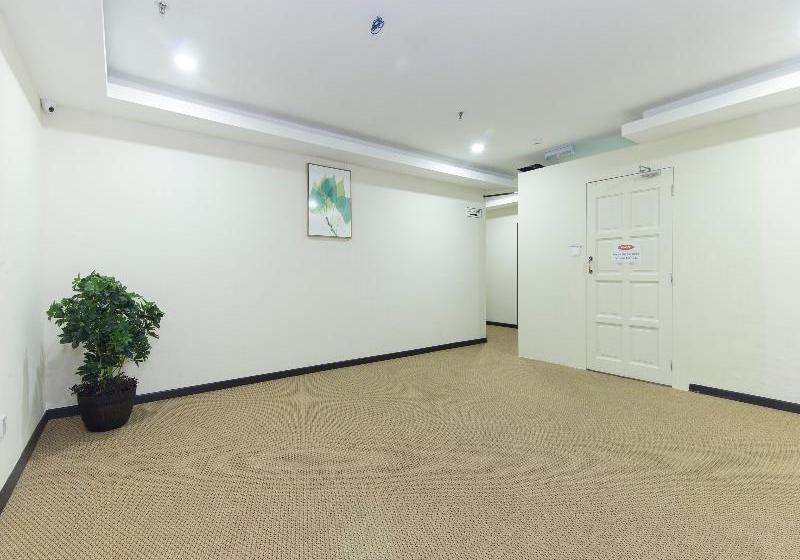 Central Hotel By Oyo Rooms