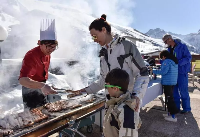 هتل Villages Clubs Du Soleil Les 2 Alpes