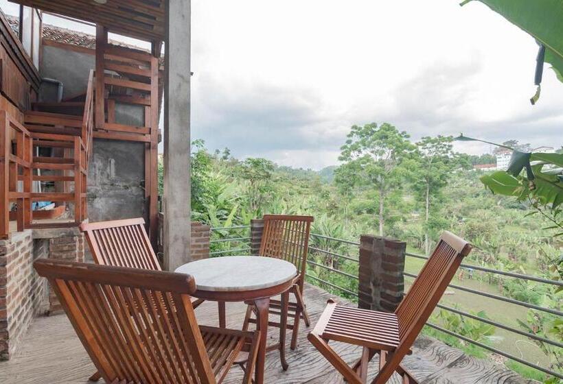 פנסיון Reddoorz Near Kampung Gajah 2