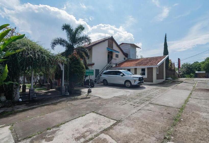 פנסיון Reddoorz Near Kampung Gajah 2