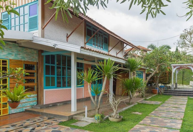 פנסיון Reddoorz Near Kampung Gajah 2