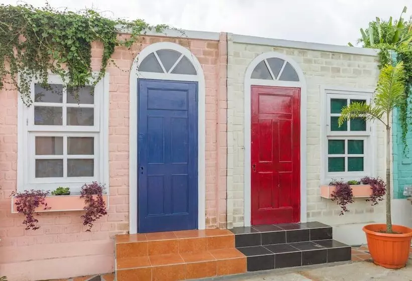 Majatalo Reddoorz Near Kampung Gajah 2