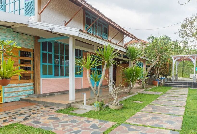 פנסיון Reddoorz Near Kampung Gajah 2