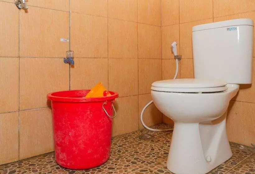 Majatalo Reddoorz Near Kampung Gajah 2