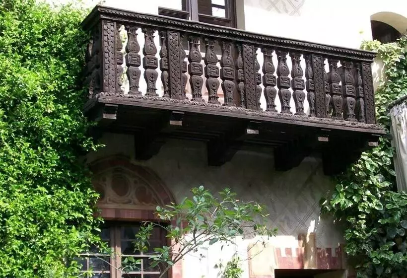 Отель Locanda Dei Mai Intees