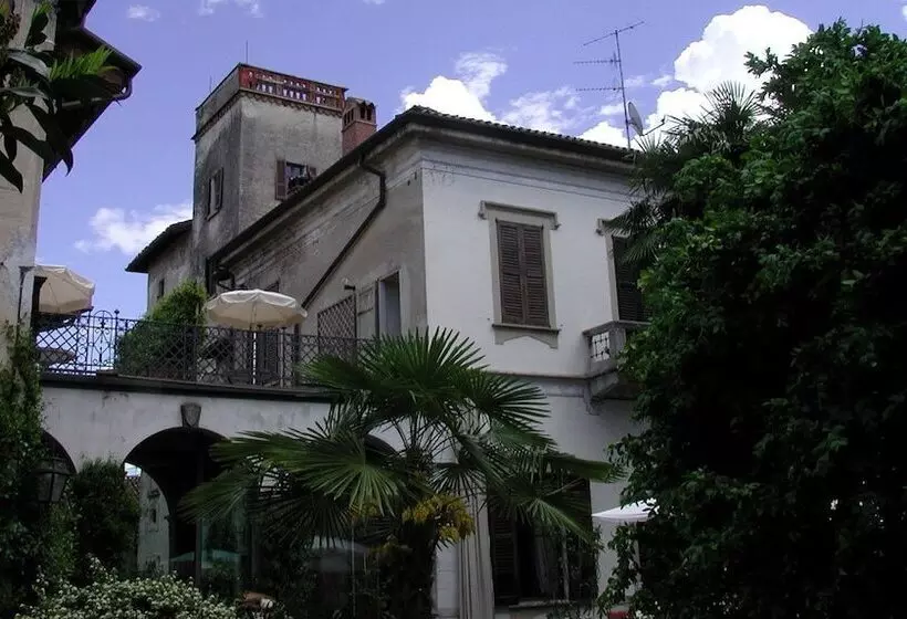 Отель Locanda Dei Mai Intees