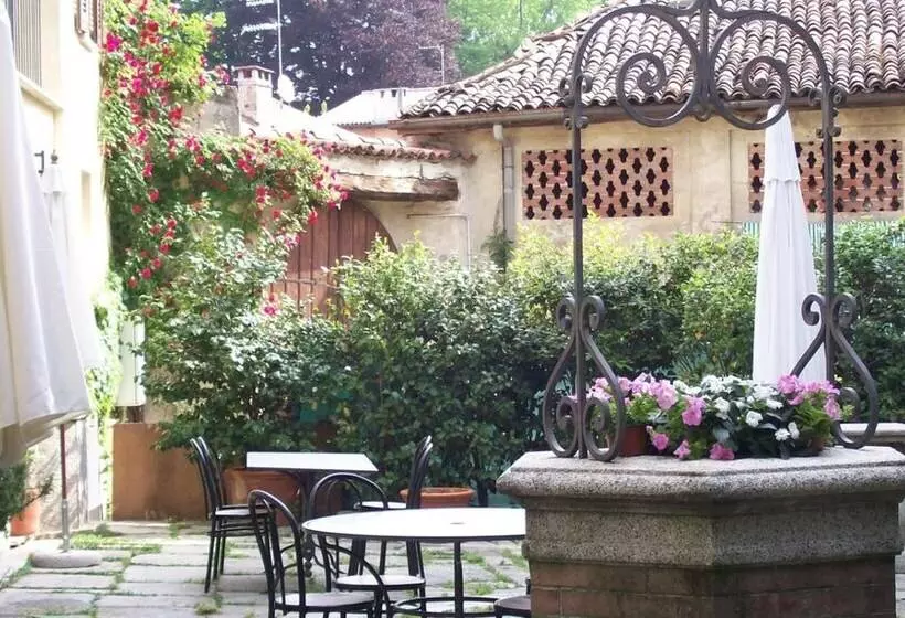 Отель Locanda Dei Mai Intees