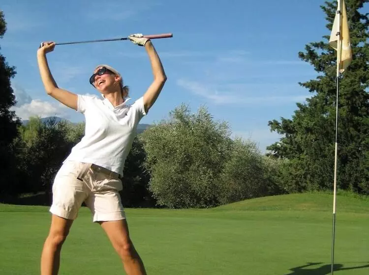 Отель Madrigale Panoramic Lifestyle & Soulful