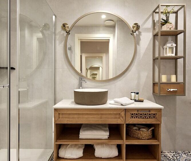 هتل Madrigale Panoramic Lifestyle & Soulful