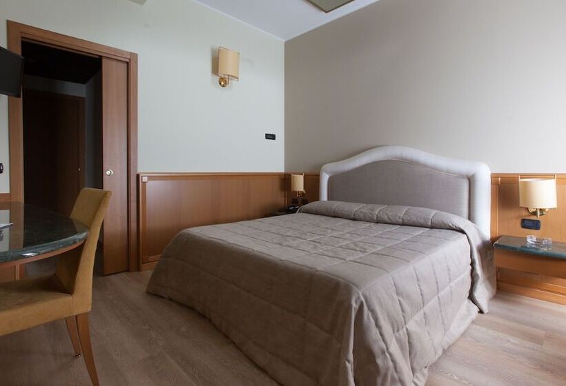 فندق على الطريق Airport Hotel Malpensa