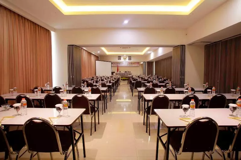 ホテル Swissbelinn Gajah Mada Medan