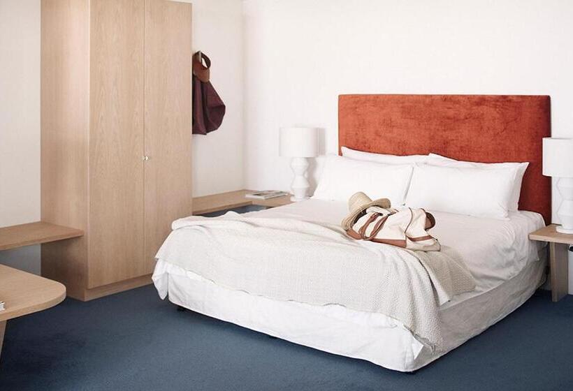 בית מלון כפרי Ravesis