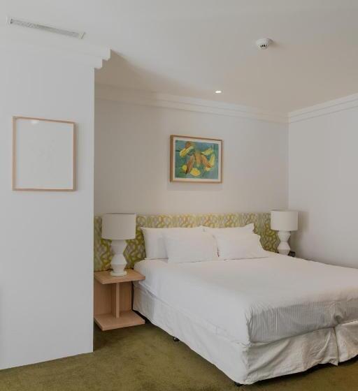 בית מלון כפרי Ravesis