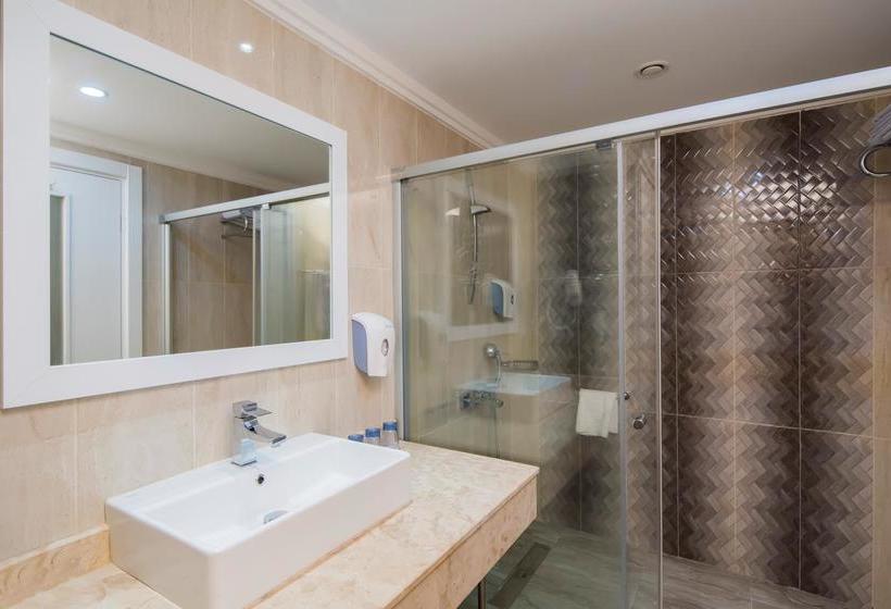 فندق Crystal Waterworld Park