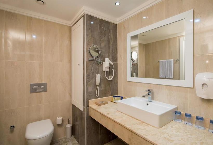 فندق Crystal Waterworld Park